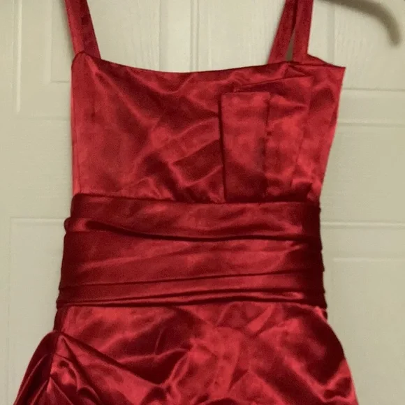 Red Formal Maxi Dress - Picture 4 of 7